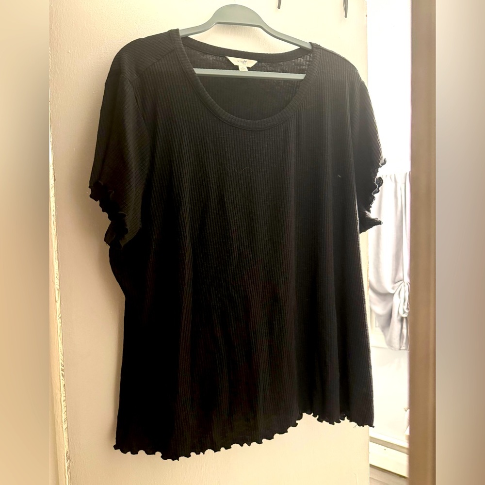 Black ribbed shirt